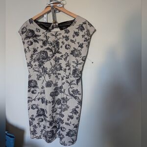 4/$20Grey And Navy Floral Sheath Midi Dress with Bateau Neckline Lined Cotton 10